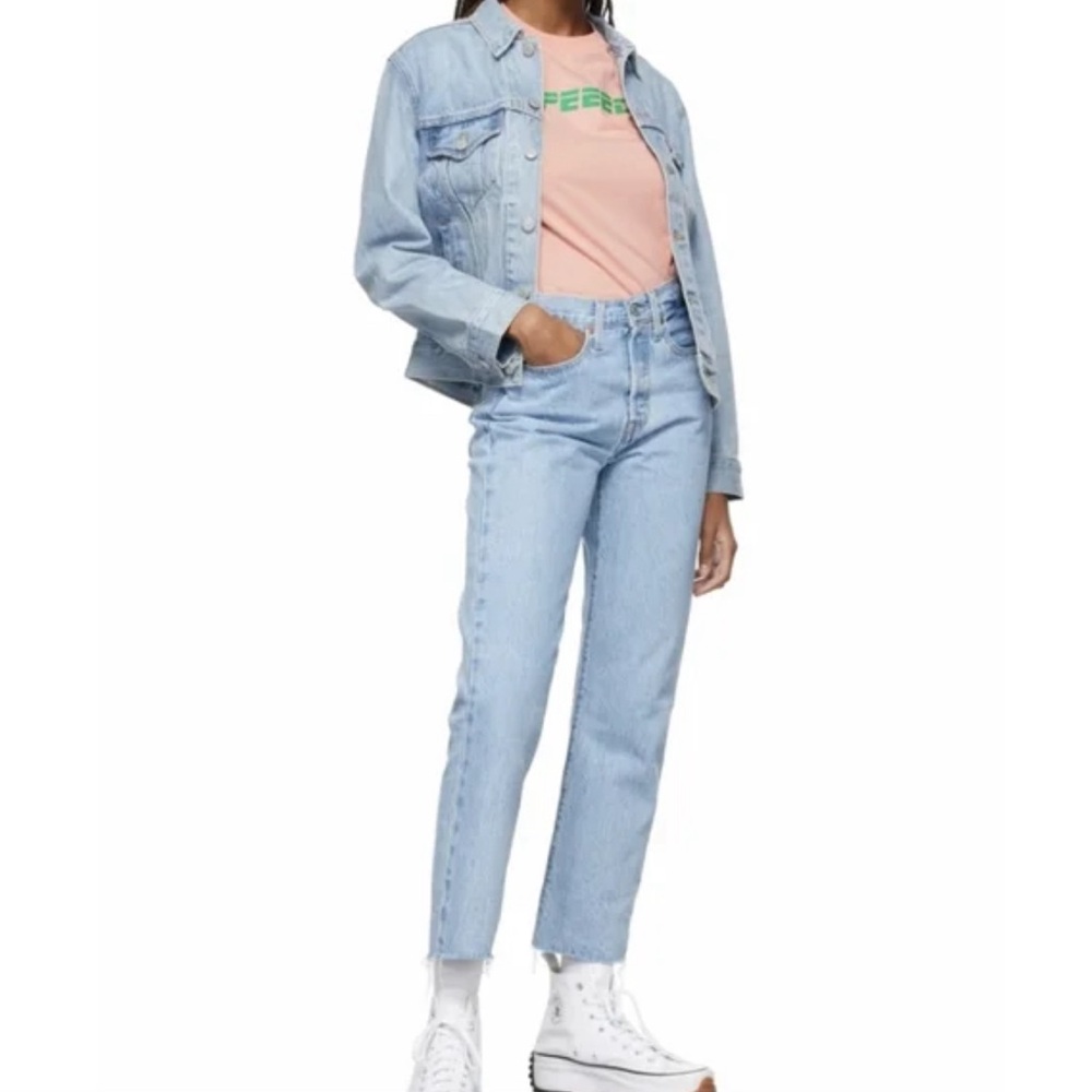 Levi’s Wedgie Straight with Raw Hem